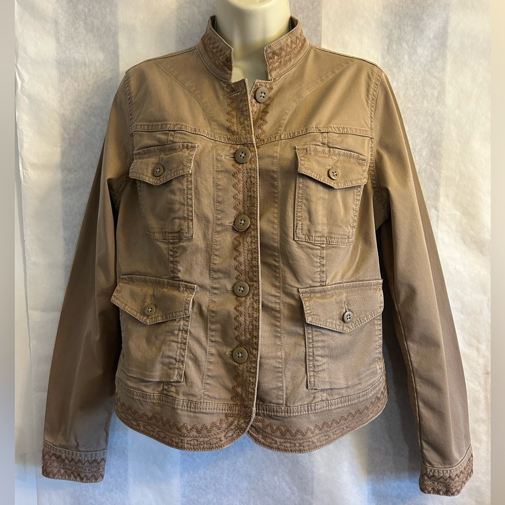 Lucky Brand‎ Khaki Jacket with embroidered detail Sz-M. CC15